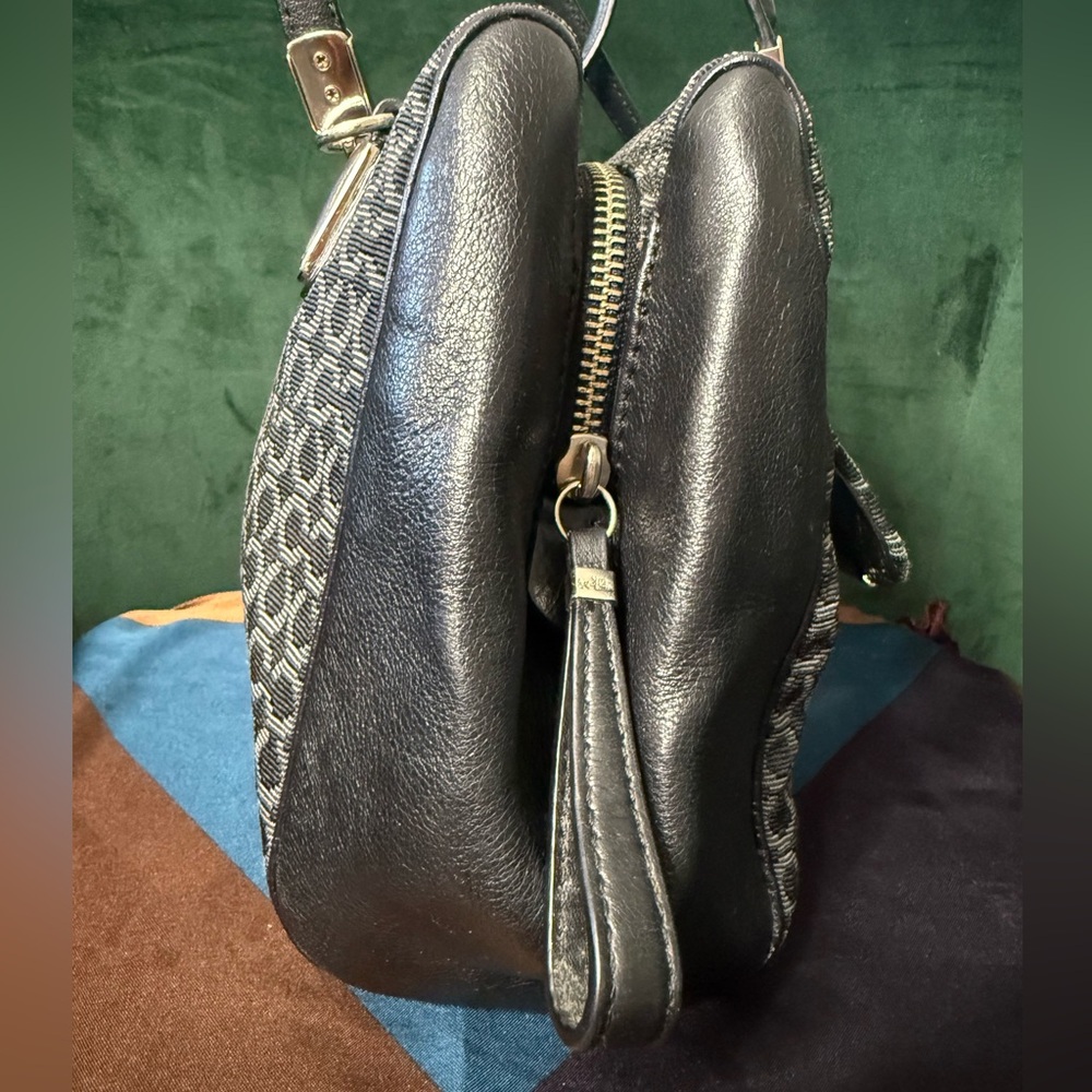 Coach Black and Gray Patterned Shoulder Bag - Picture 4 of 12